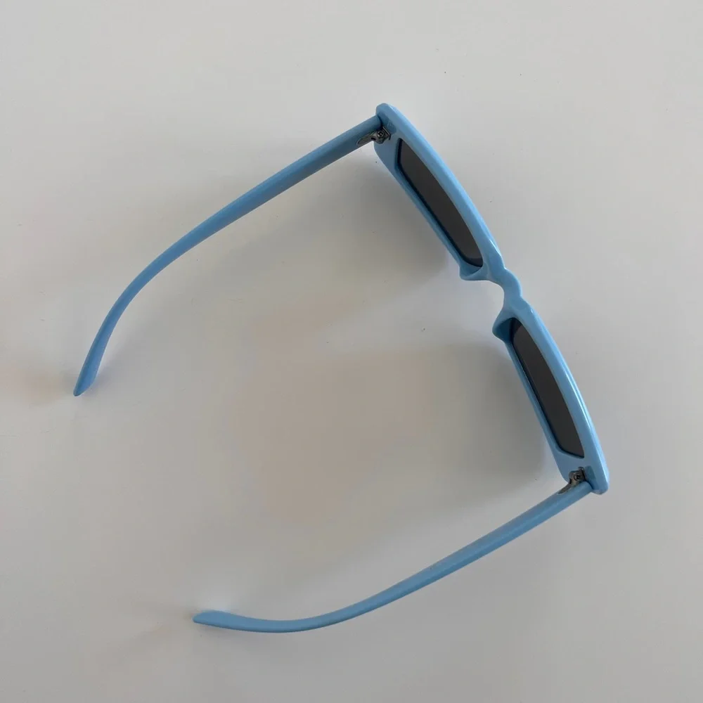 Kids' 90s inspired Rectangle Sunglasses Blue unisex sunnies